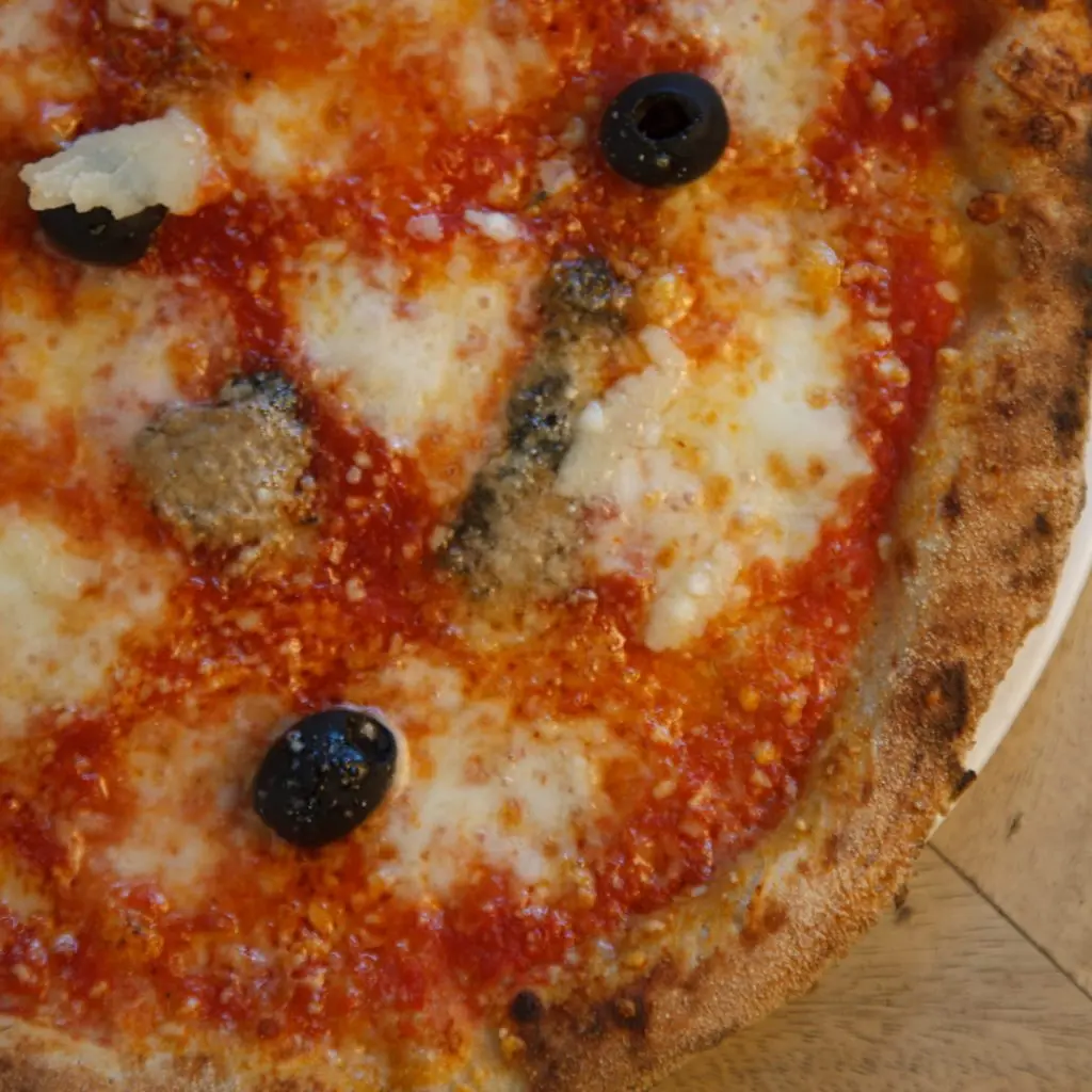 nuestra pizza cinco quesos