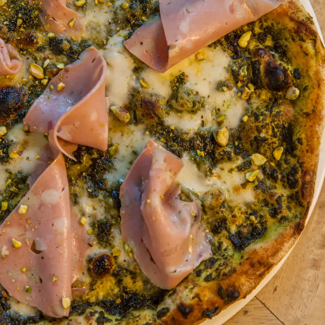 bolonia pizza con pistacho en zaragoza