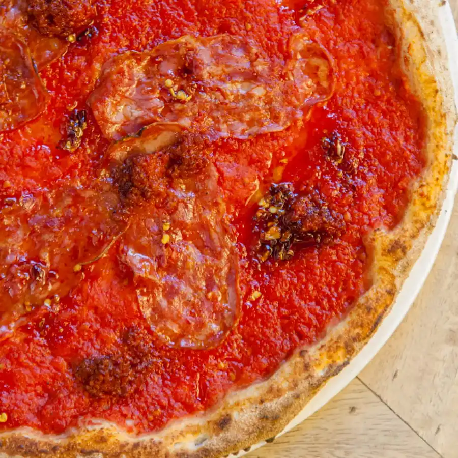 pizza picante en zaragoza leone